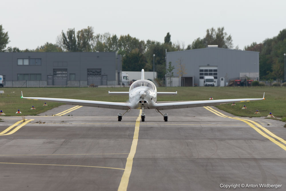 Aquila A211